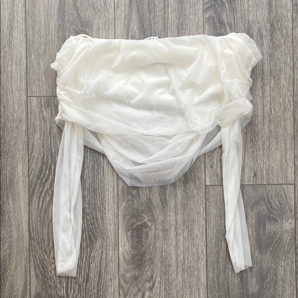 Alice + Olivia - NWT! White Mesh Off-the-Shoulder Crop Top - Size M
